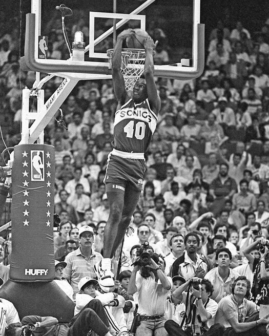 1990 Seattle Supersonics Shawn Kemp Glossy Keychain Dunk Contest Keychain