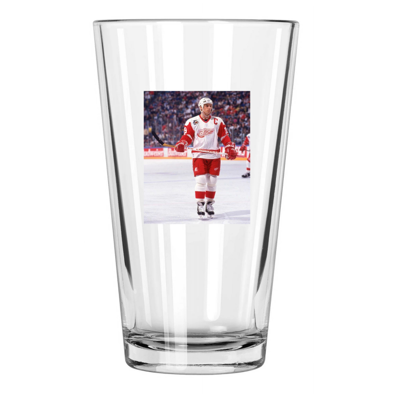 1992 Detroit Red Wings Steve Yzerman Hockey Hof 2009 Pint Beer Drinking Glass