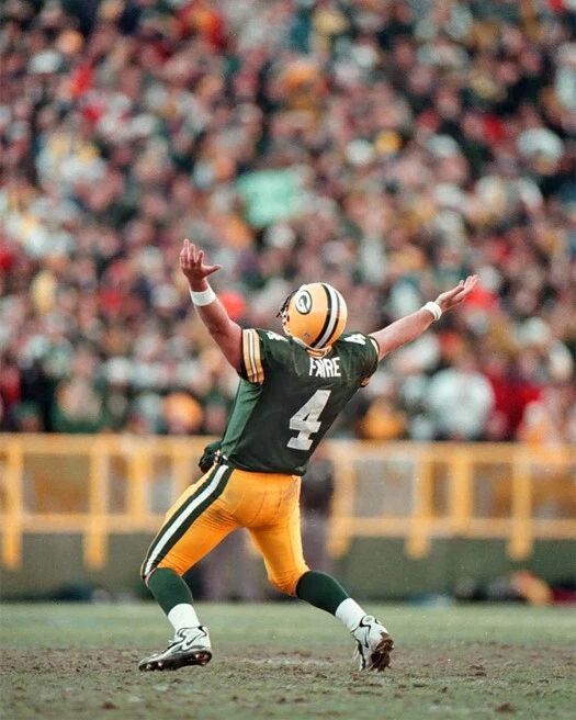 1998 Green Bay Packers Brett Favre Glossy Keychain Celebrating Touchdown Print