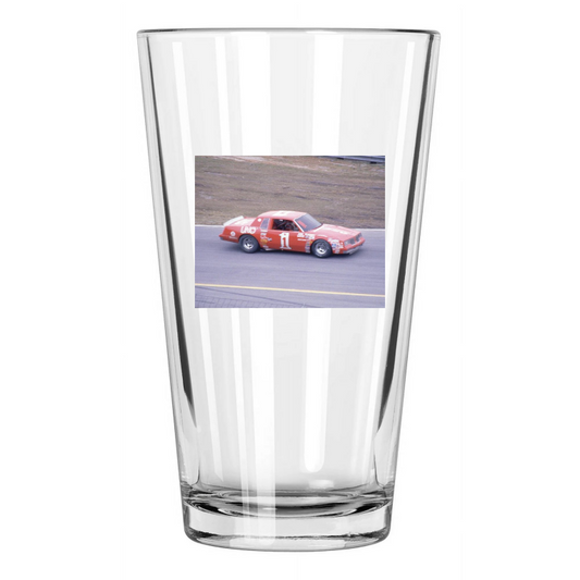 1 Uno Oldsmobile Buddy Baker Photo 1981 Daytona 500 Pint Beer Drinking Glass