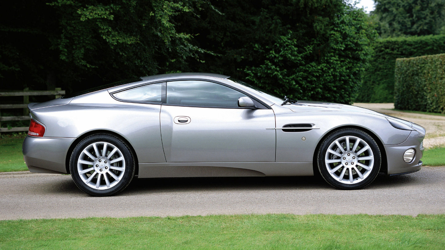 Aston Martin V12 Vanquish Hd Art Keychain