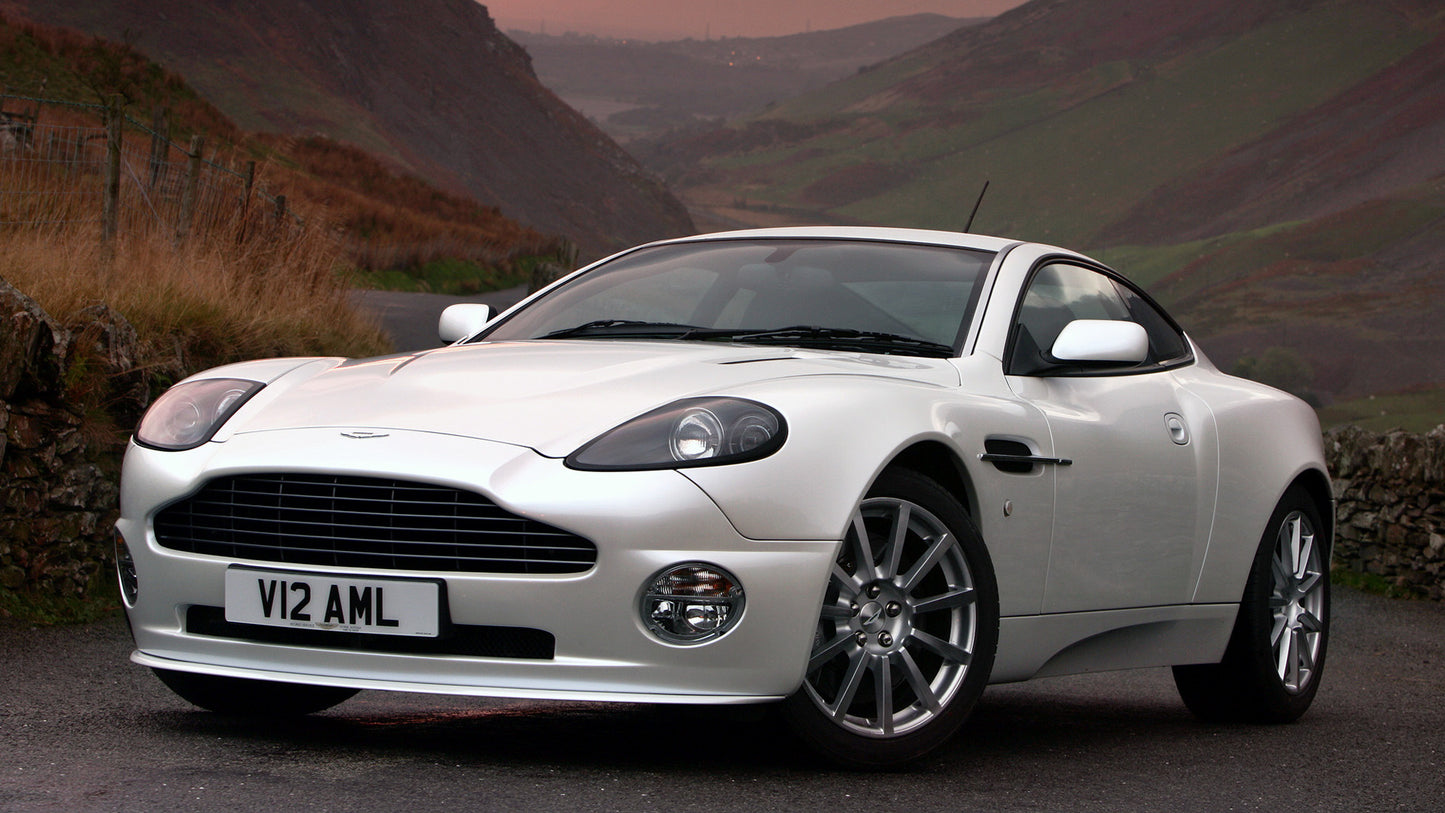 Aston Martin Vanquish S Uk Hd Art Keychain