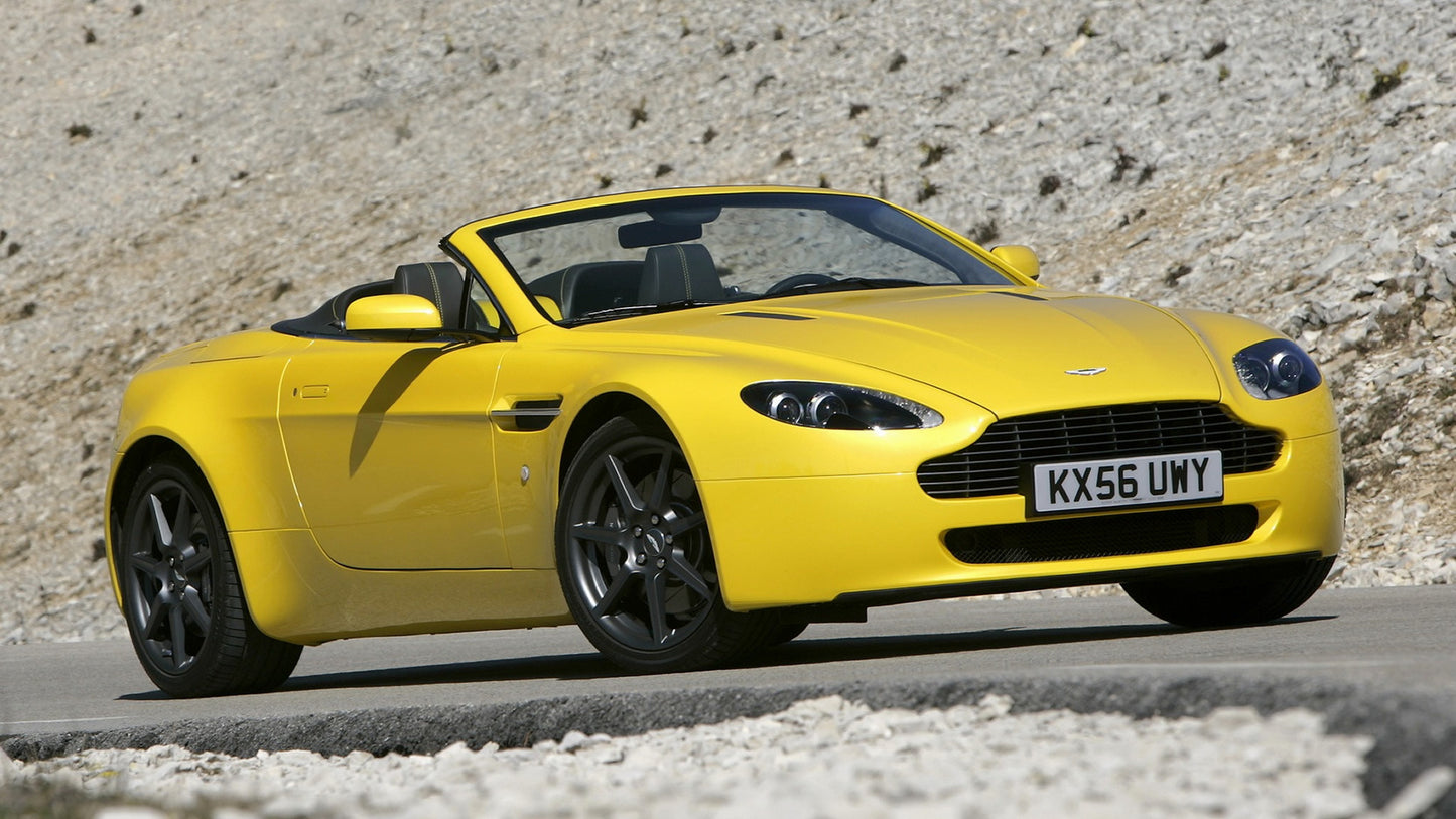Aston Martin V8 Vantage Roadster Hd Art Keychain