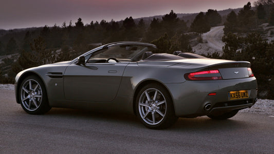 Aston Martin V8 Vantage Roadster Hd Art Keychain