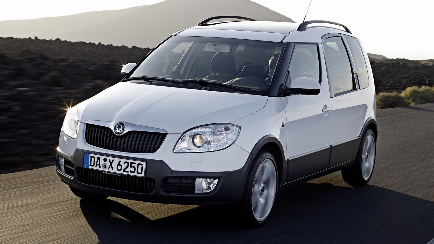 Skoda Roomster Scout Hd Art Keychain