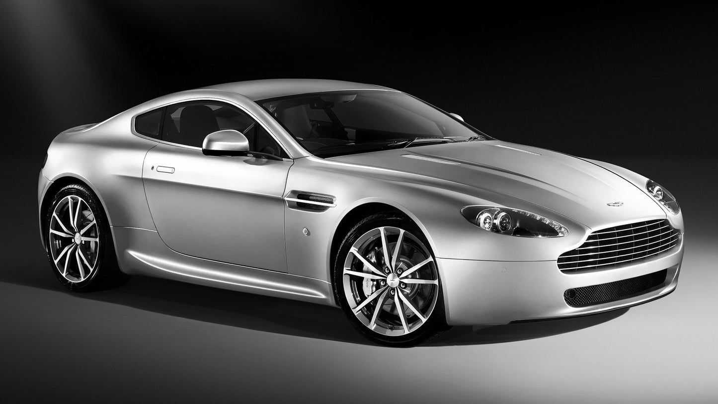 Aston Martin V8 Vantage Uk Hd Art Keychain