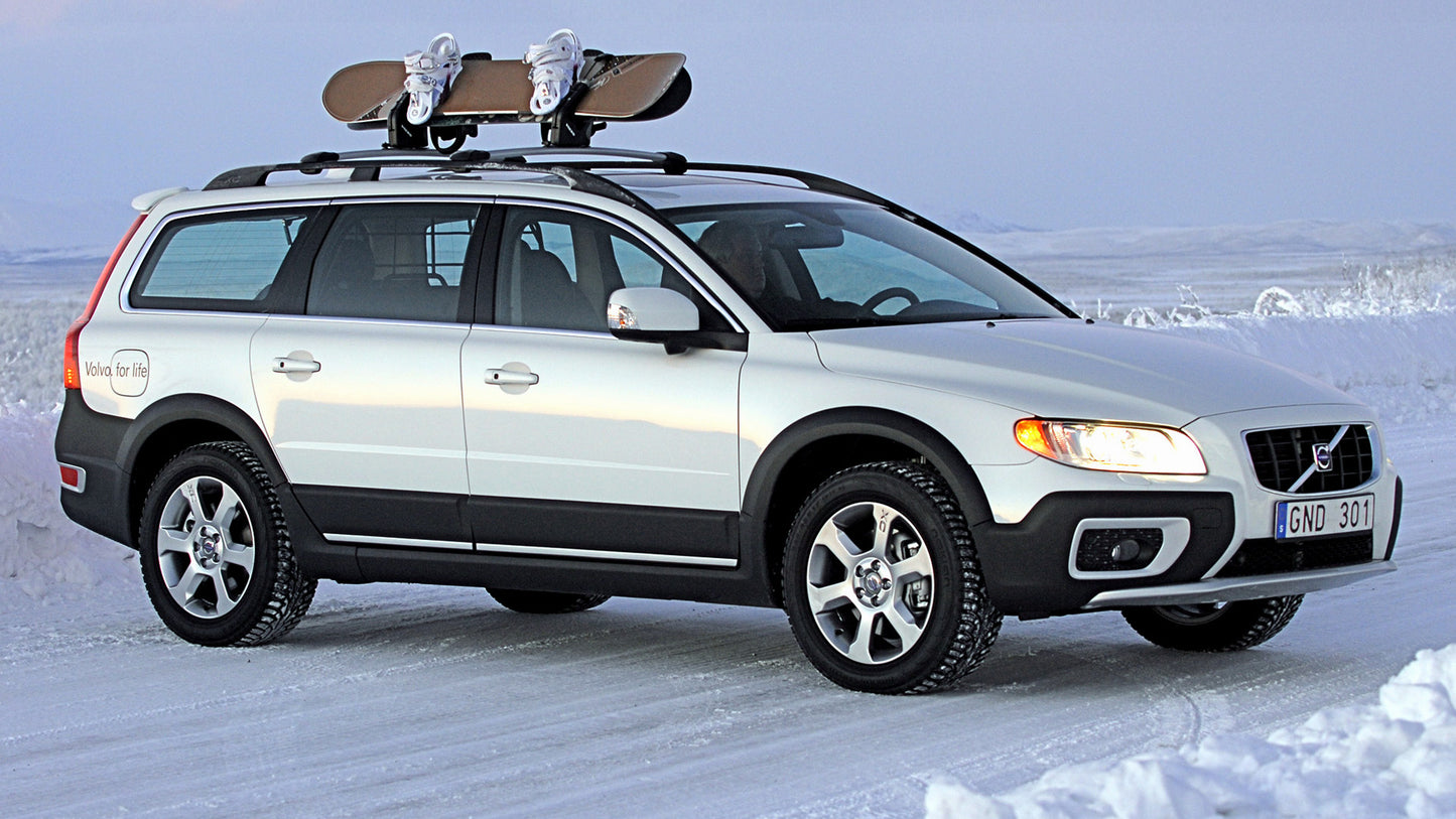 Volvo Xc70 Ice White Hd Art Keychain