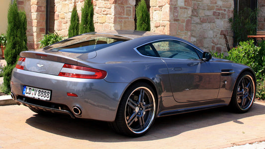 Aston Martin V8 Vantage By Cargraphic Hd Art Keychain