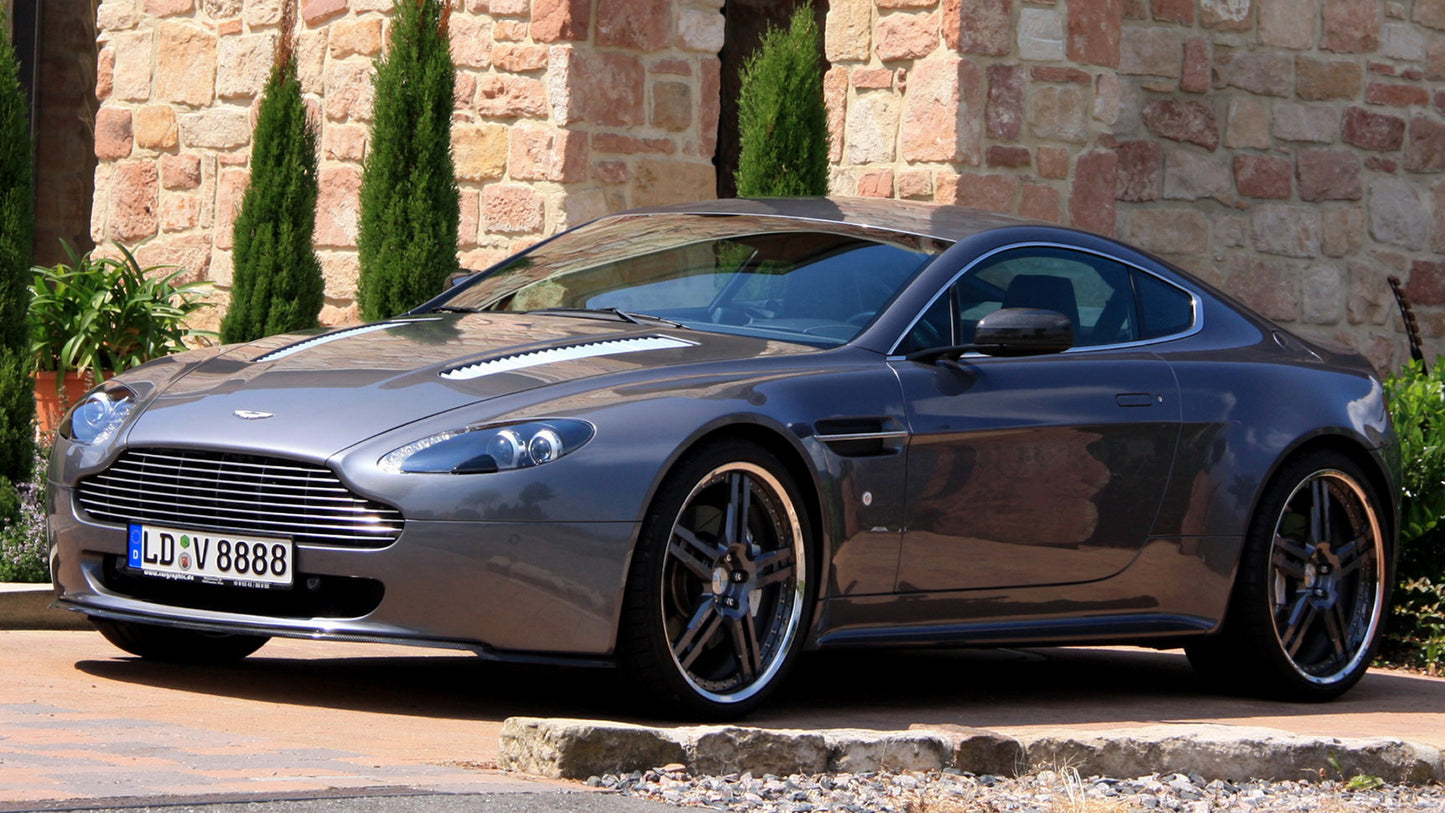 Aston Martin V8 Vantage By Cargraphic Hd Art Keychain
