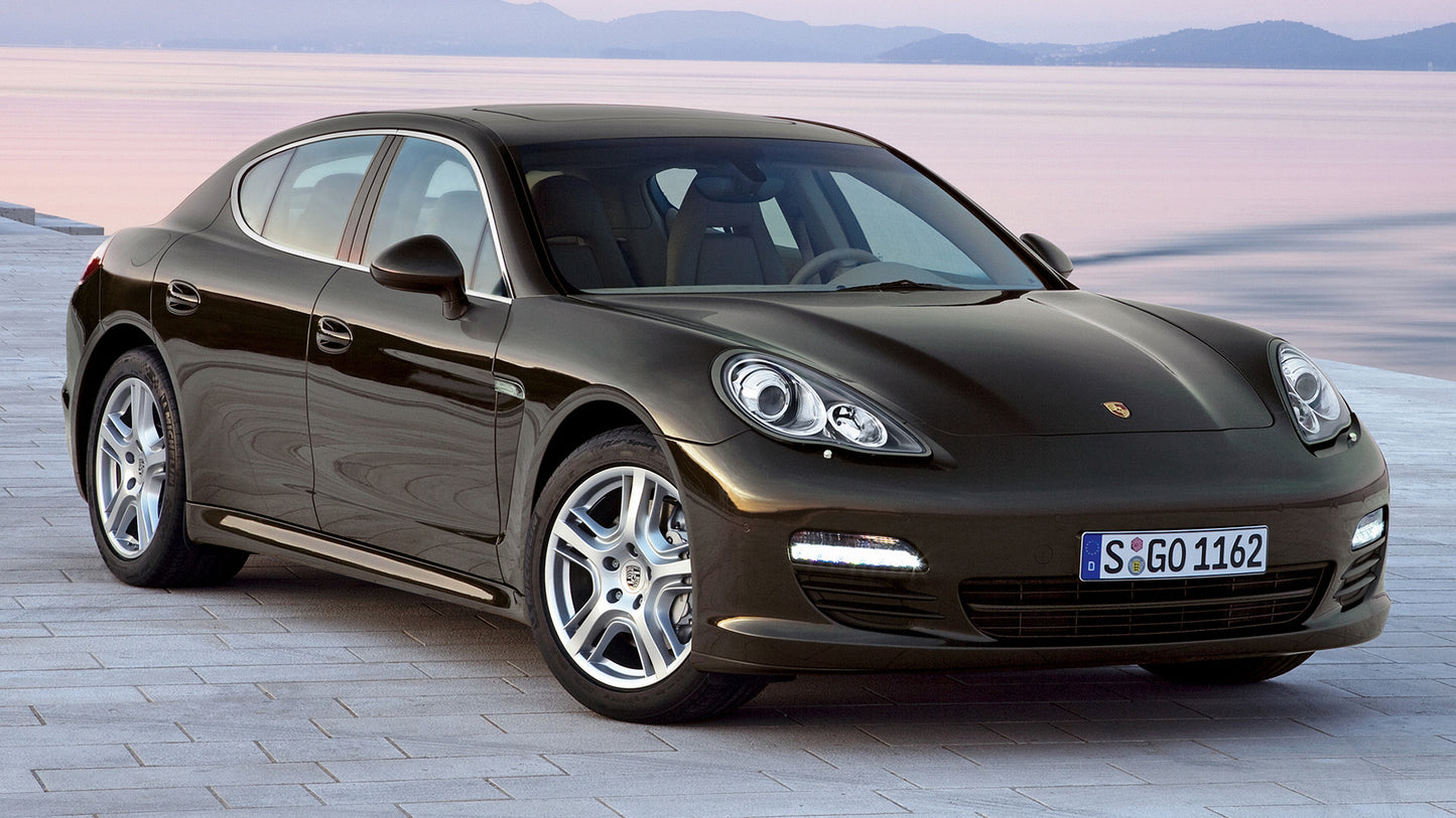 Porsche Panamera S Hd Art Keychain