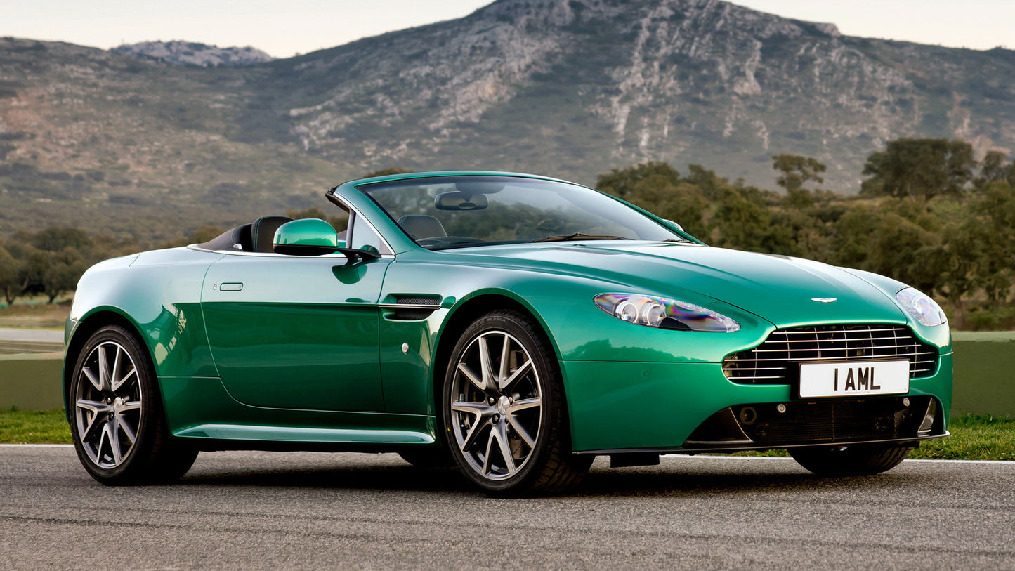 Aston Martin V8 Vantage S Roadster Uk Hd Art Keychain