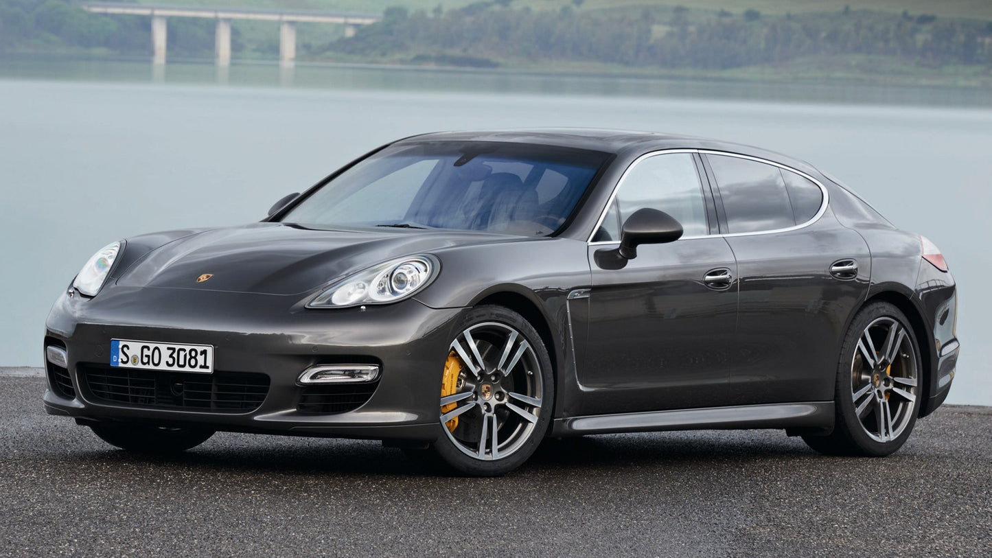 Porsche Panamera Turbo S Hd Art Keychain