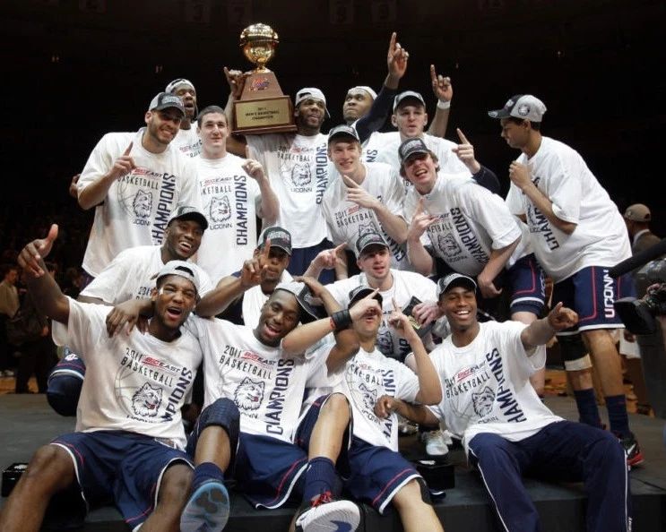 2011 Connecticut Huskies Magnet Basketball Ncaa Picture Uconn Big East Champ