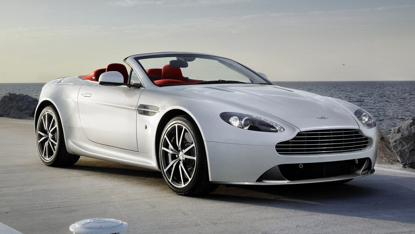 Aston Martin V8 Vantage Roadster Uk Hd Art Keychain