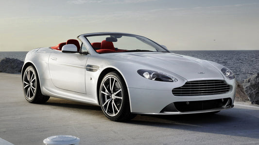 Aston Martin V8 Vantage Roadster Uk Hd Art Keychain