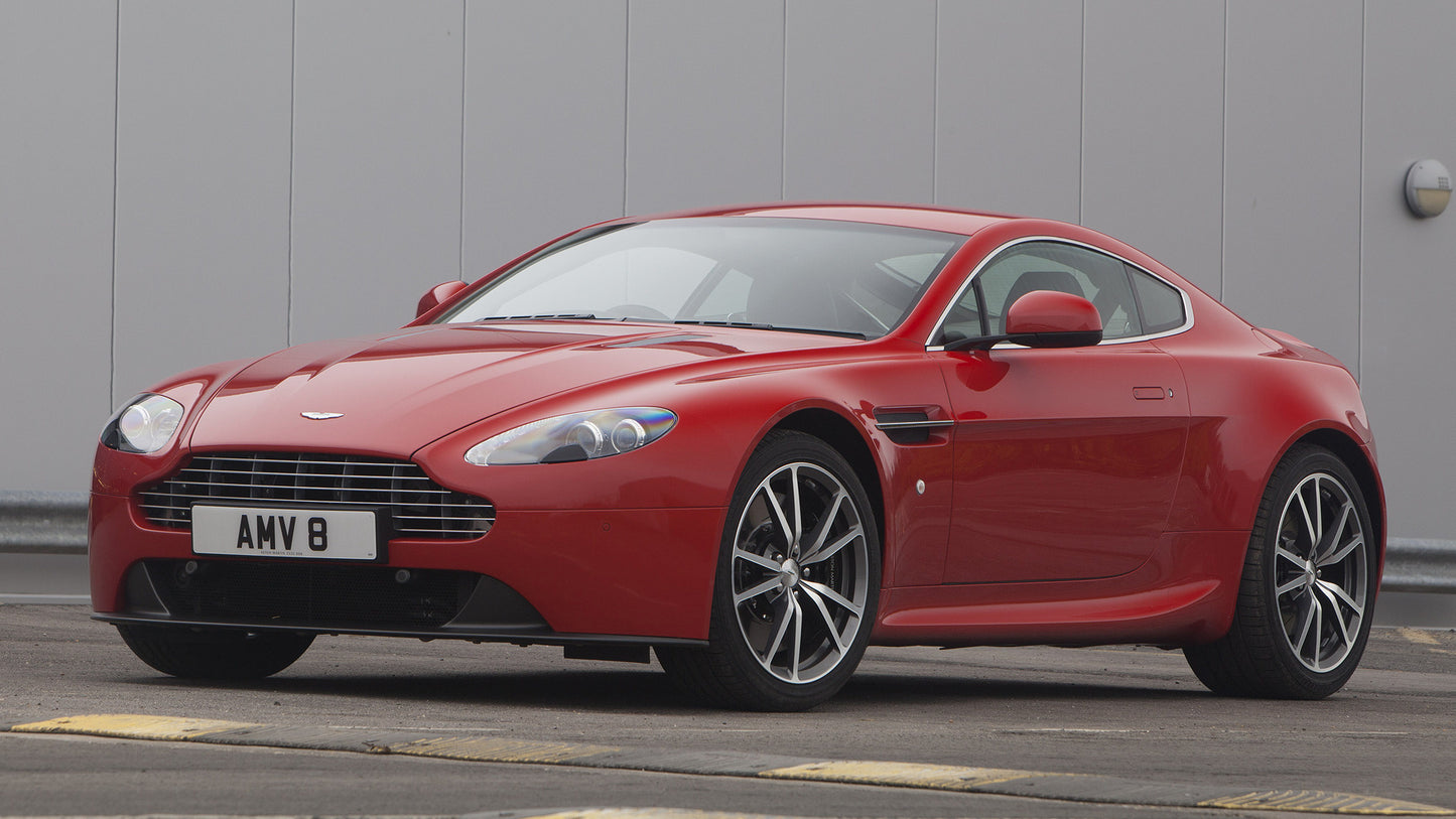 Aston Martin V8 Vantage Uk Hd Art Keychain
