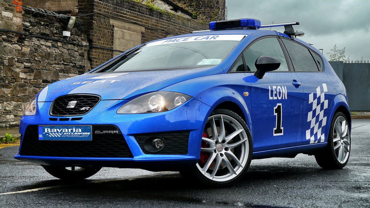 Seat Leon Cupra R Pace Car Hd Art Keychain