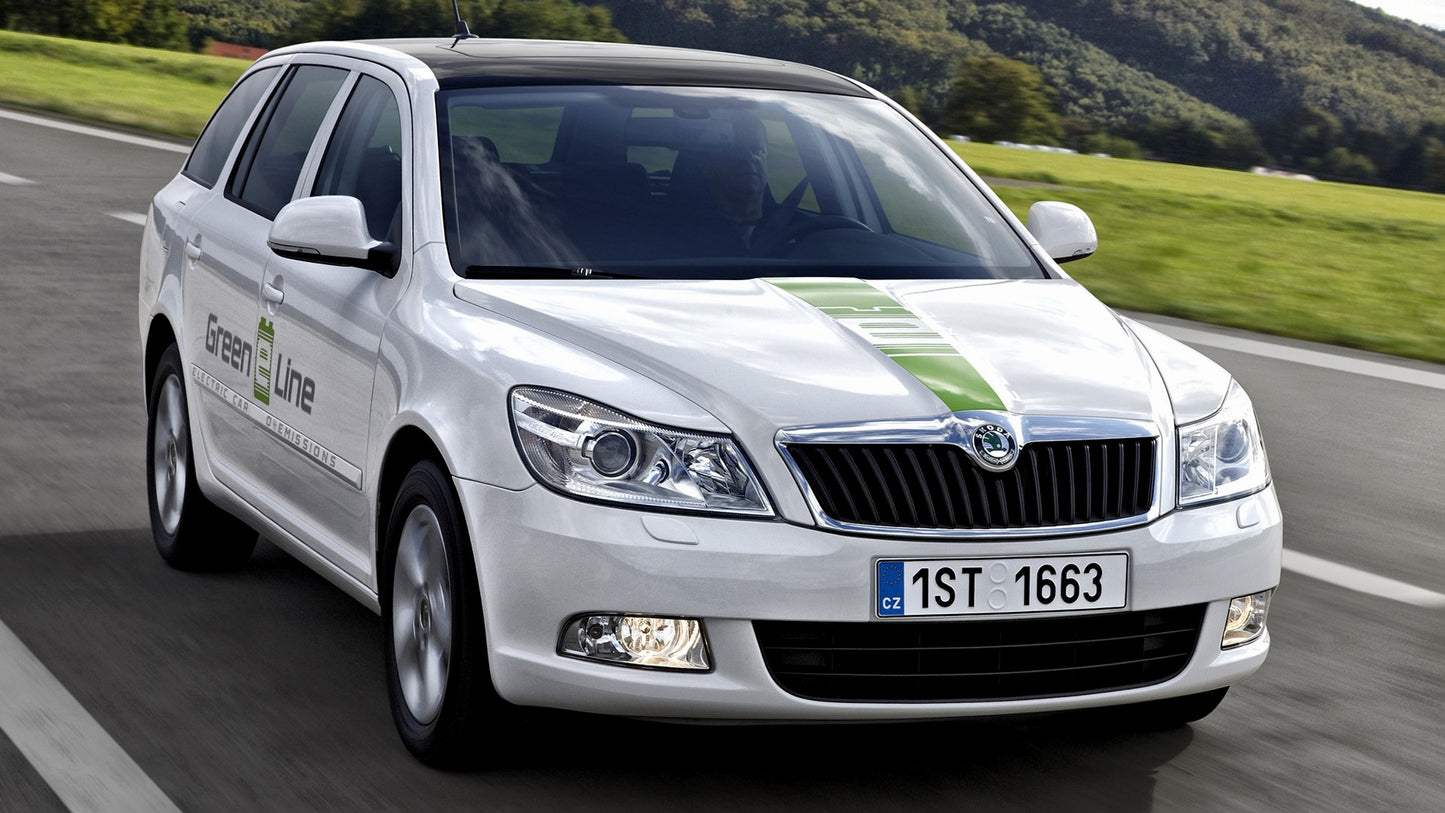 Skoda Octavia Green E Line Test Car Hd Art Keychain