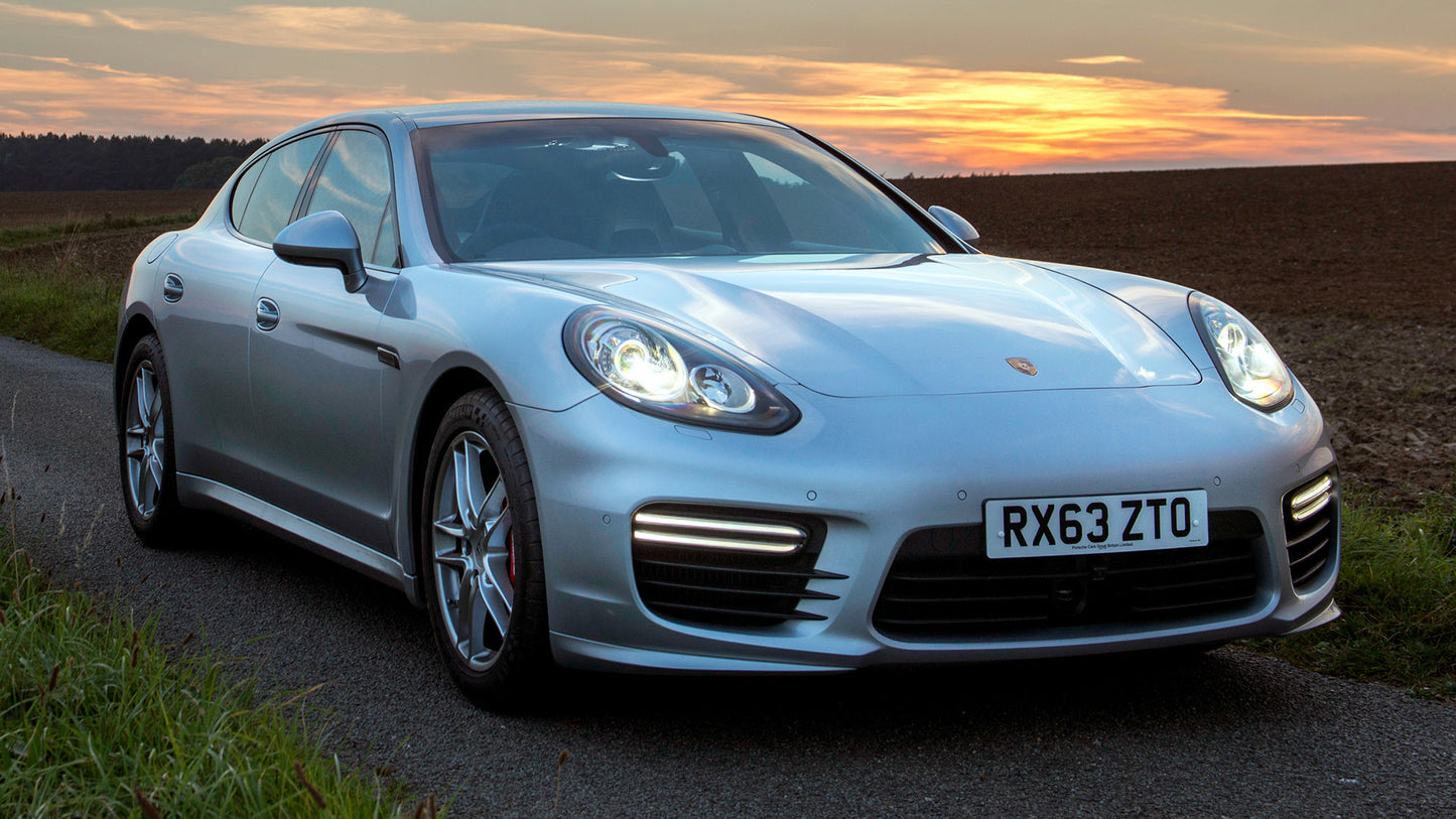 Porsche Panamera Turbo Uk Hd Art Keychain