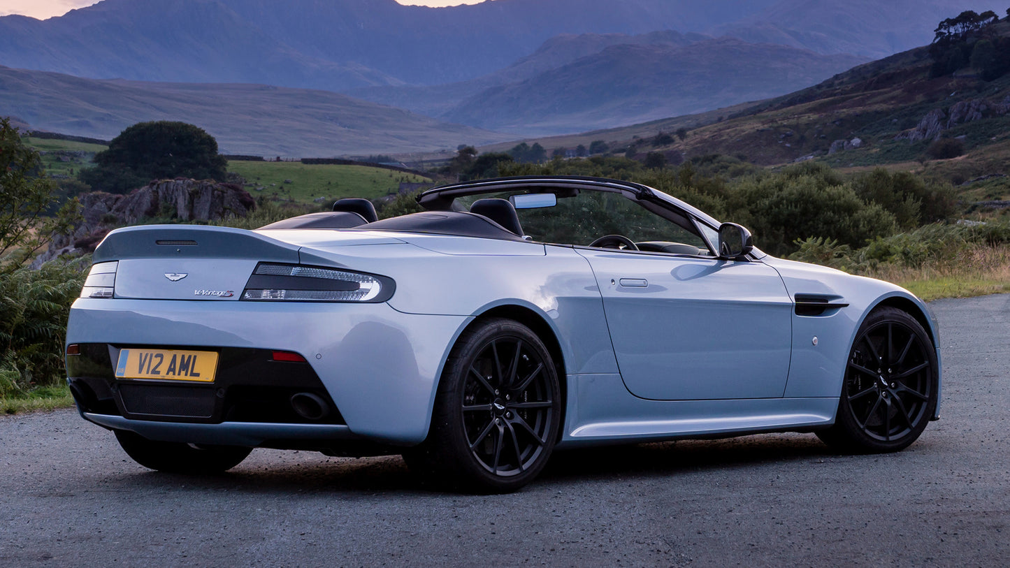 Aston Martin V12 Vantage S Roadster Uk Hd Art Keychain