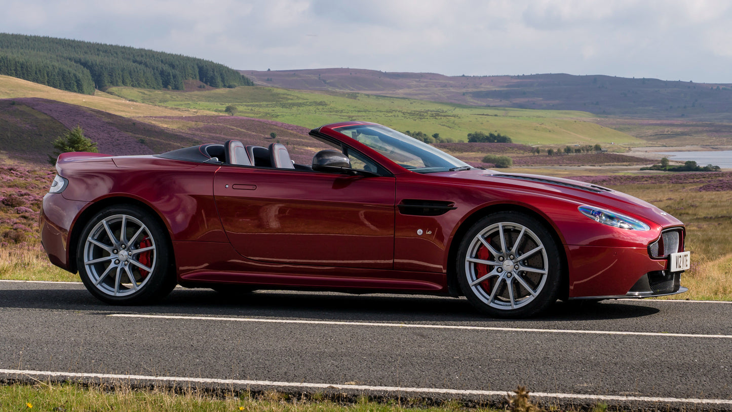 Aston Martin V12 Vantage S Roadster Uk Hd Art Keychain