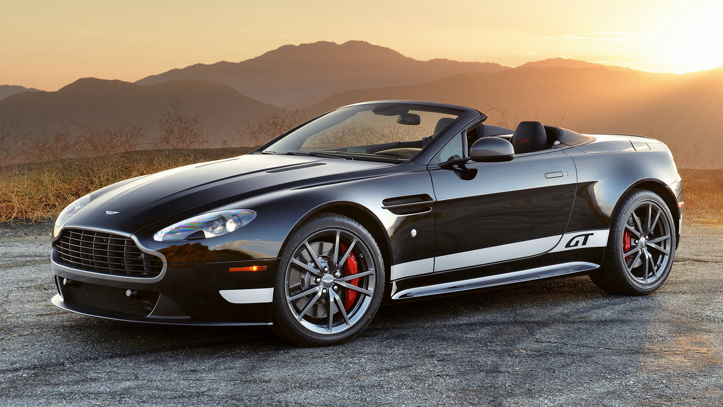 Aston Martin V8 Vantage Gt Roadster Us Hd Art Keychain
