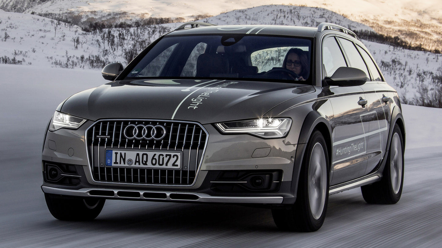 Audi A6 Allroad Hunting The Light Hd Art Keychain