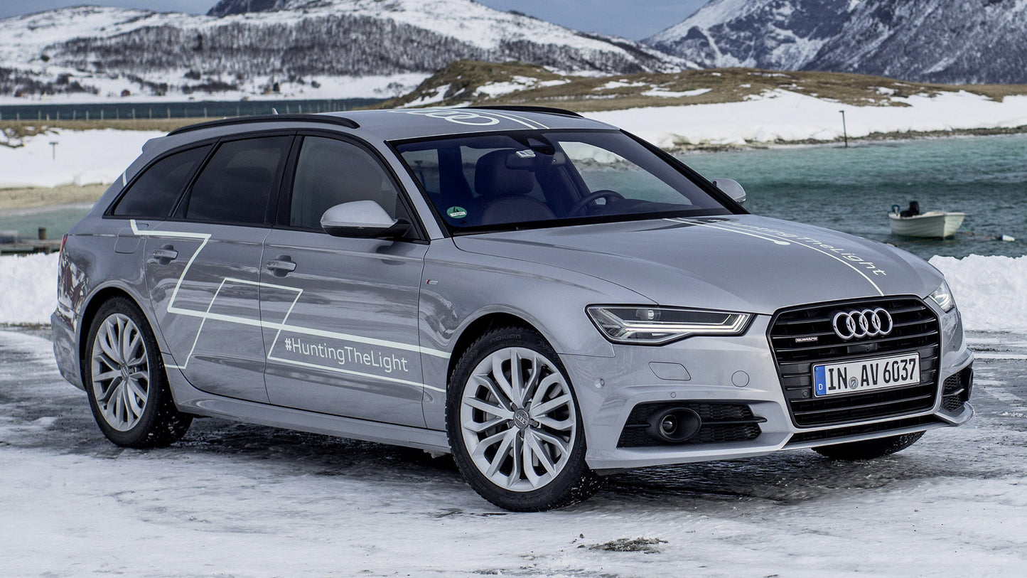 Audi A6 Avant Hunting The Light Hd Art Keychain