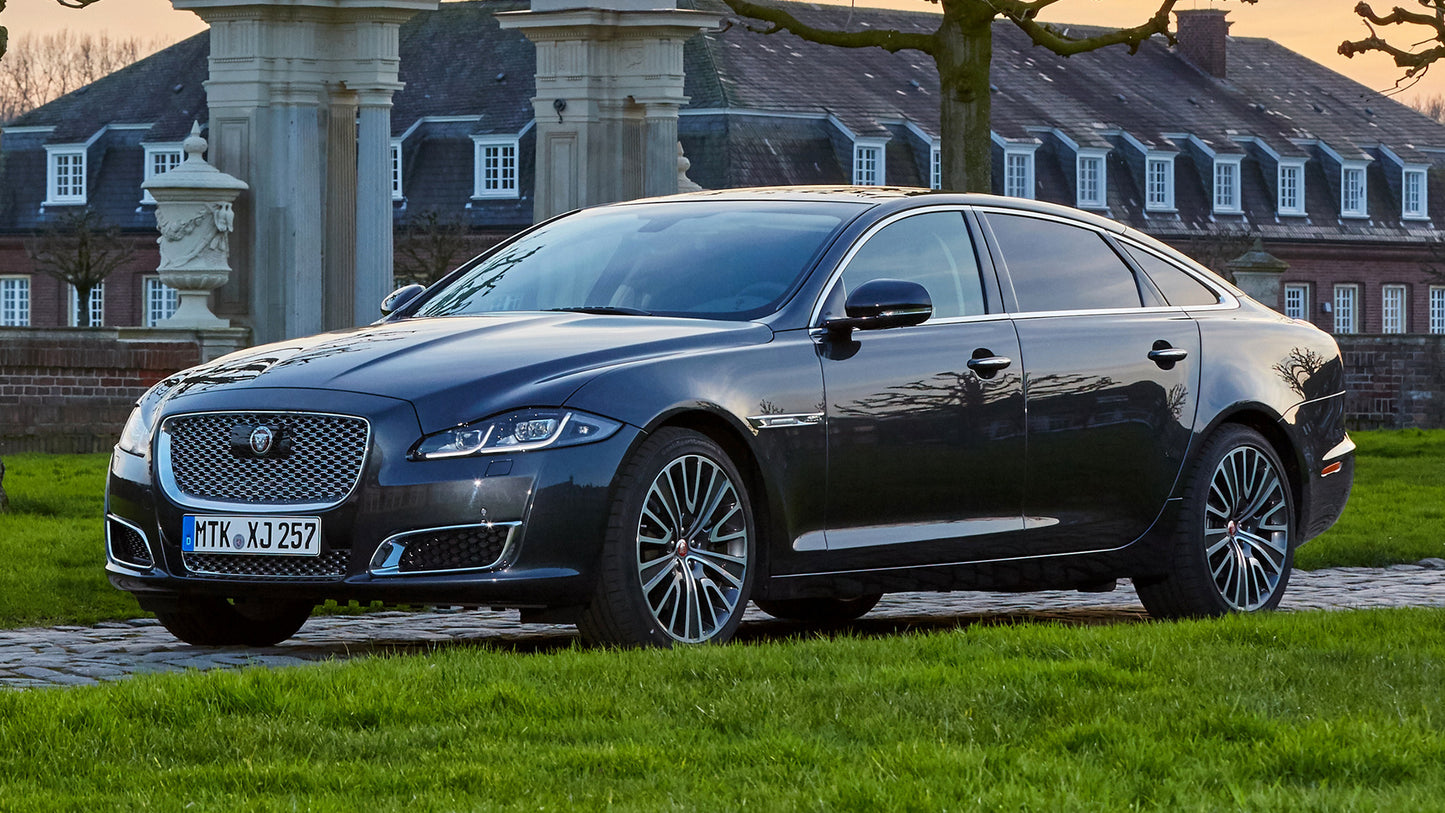 Jaguar Xj L Autobiography Hd Art Keychain