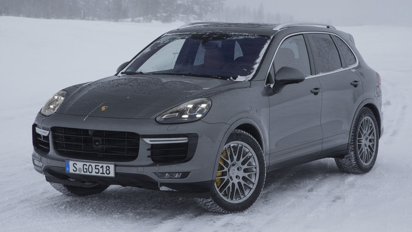 Porsche Cayenne Turbo S Hd Art Keychain