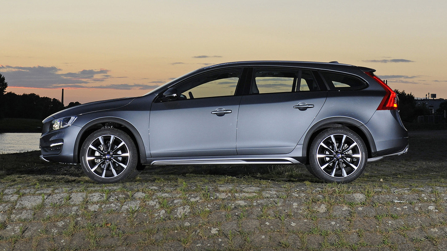 Volvo V60 Cross Country Hd Art Keychain