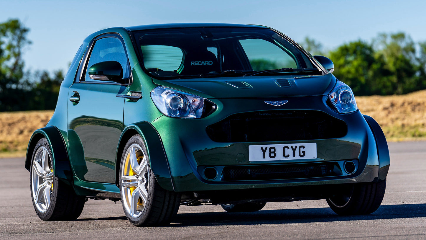 Aston Martin V8 Cygnet Hd Art Keychain