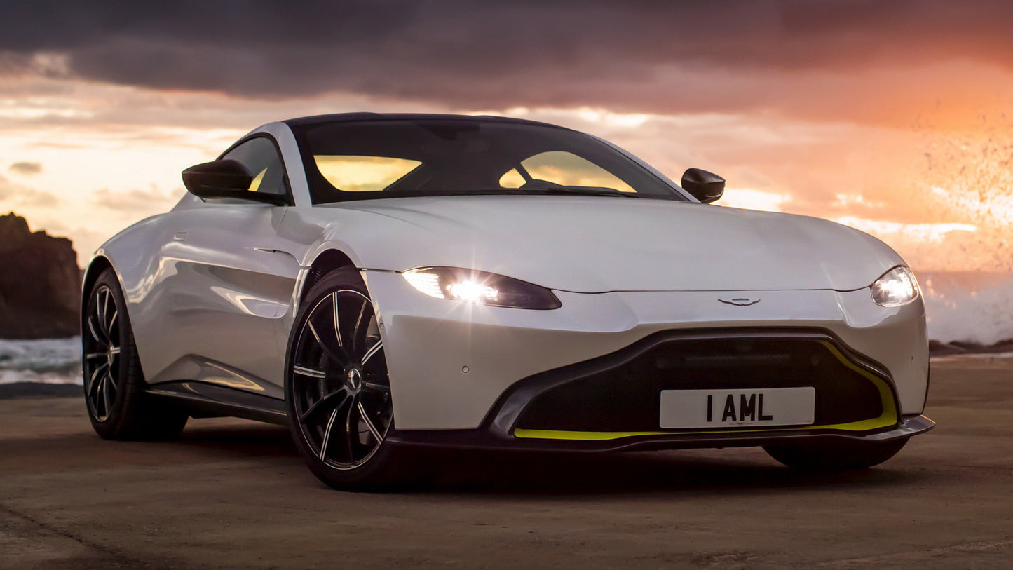 Aston Martin Vantage Hd Art Keychain