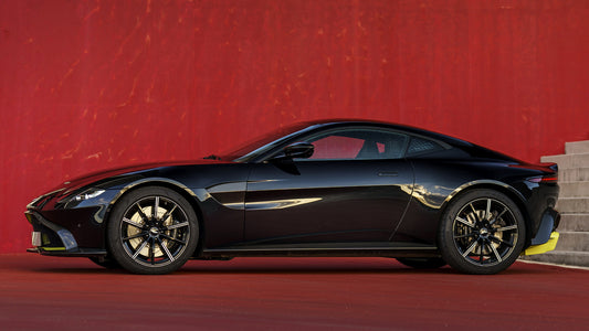 Aston Martin Vantage Hd Art Keychain