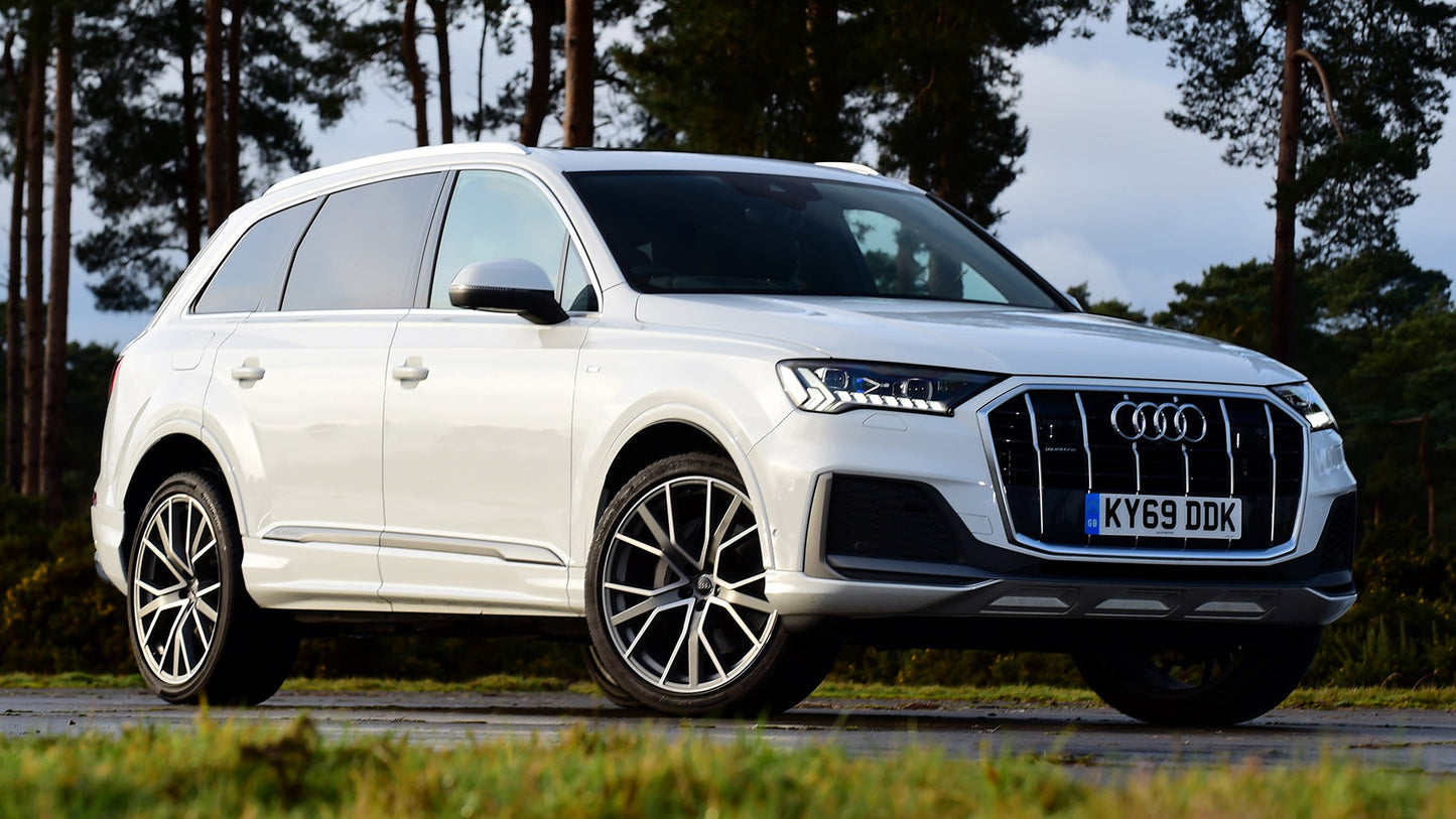 Audi Q7 Black Edition Uk Hd Art Keychain