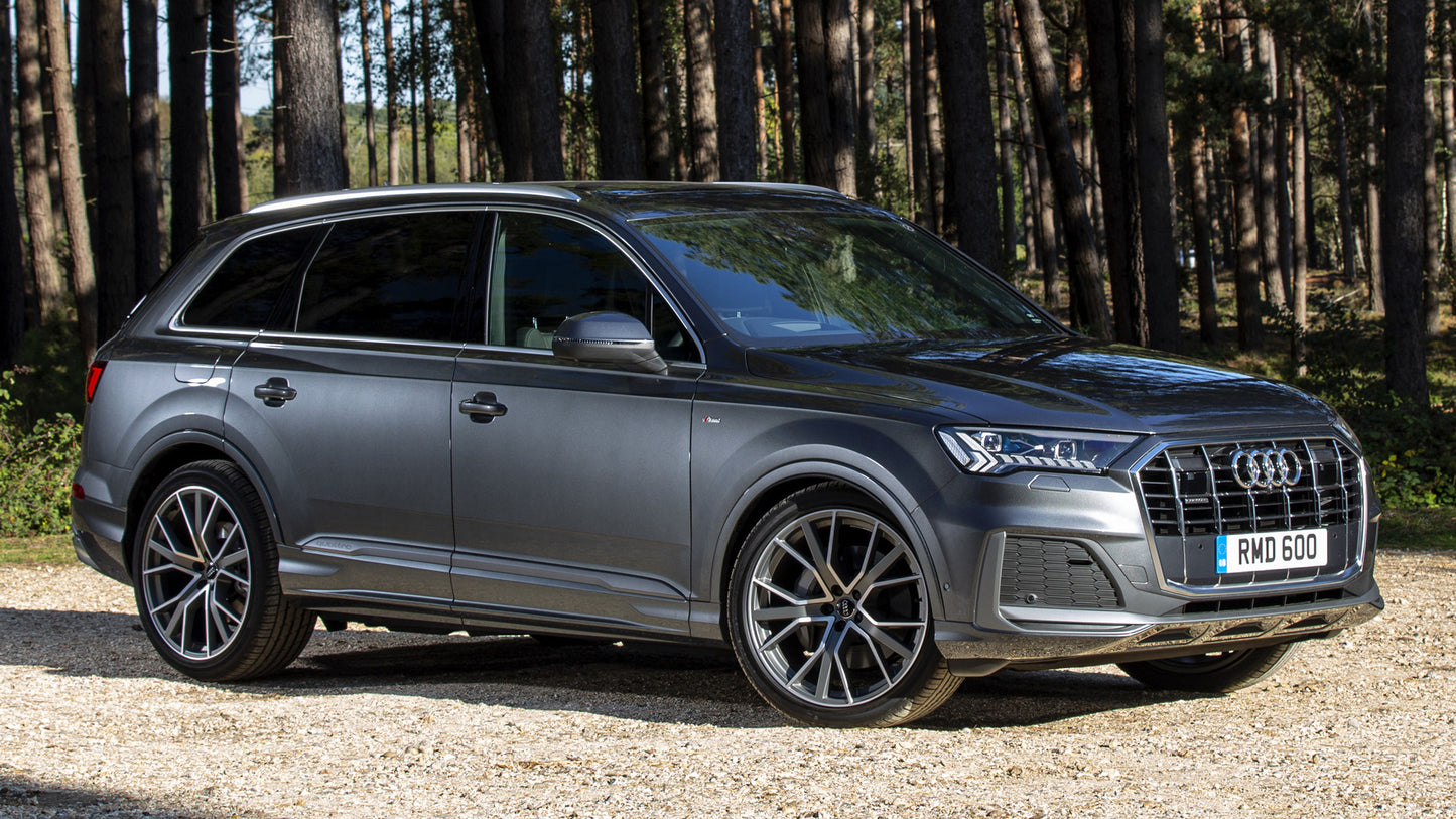 Audi Q7 S Line Uk Hd Art Keychain