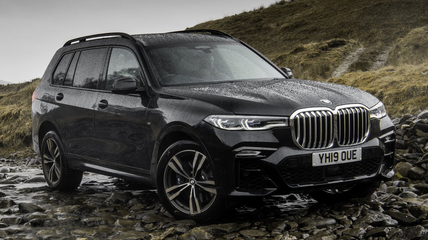 Bmw X7 M Sport Uk Hd Art Keychain