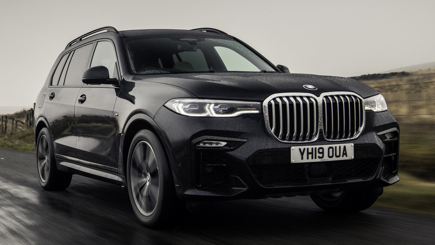 Bmw X7 M Sport Uk Hd Art Keychain