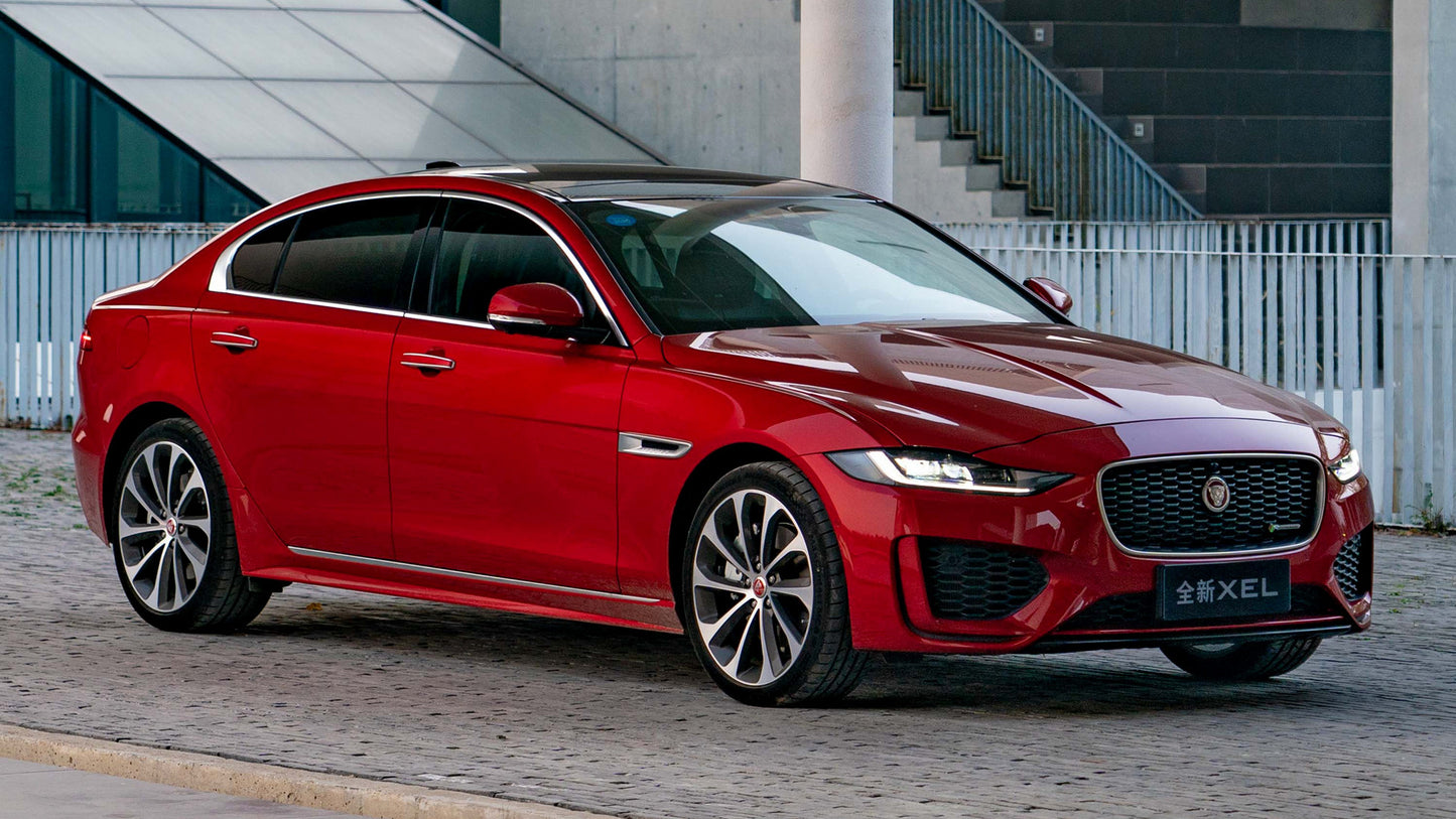 Jaguar Xe L R Dynamic Cn Hd Art Print Poster