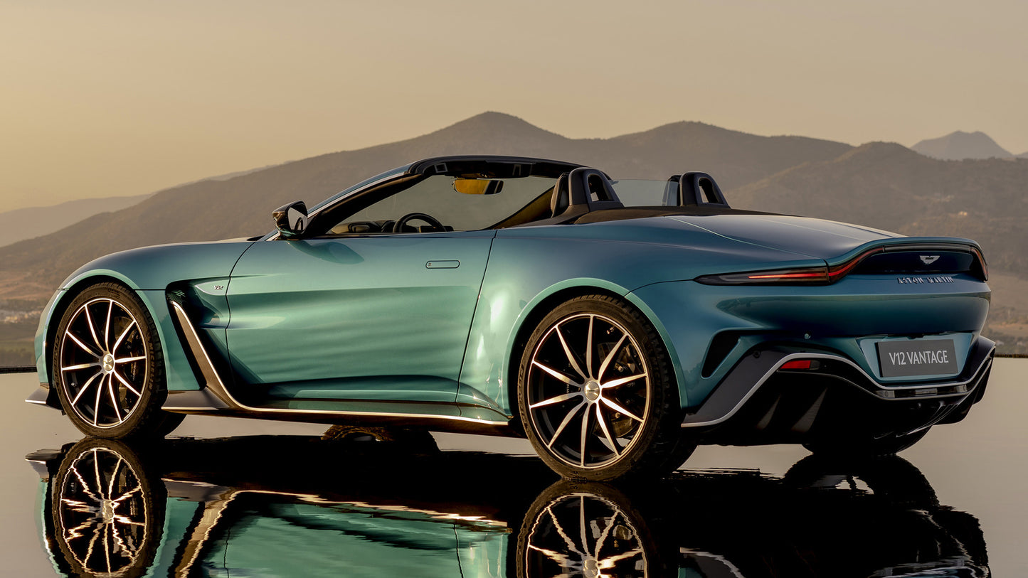 Aston Martin V12 Vantage Roadster Hd Art Keychain