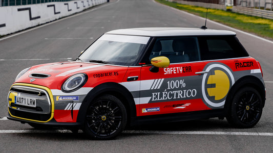 Mini Cooper S E Copa Racer Safety Car Hd Art Keychain