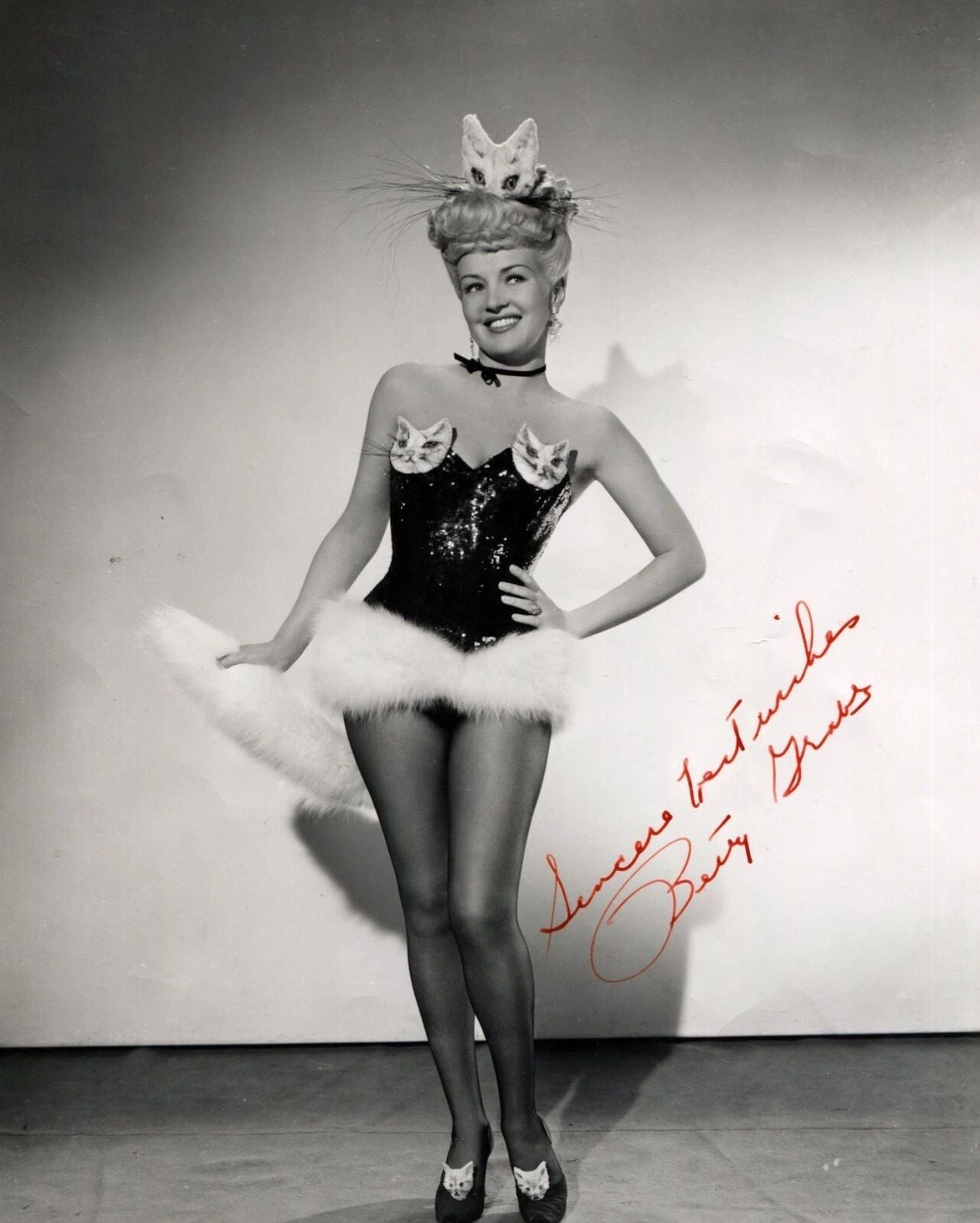 30S & 40S Actress Betty Grable Pin Up Magnet Picture Magnet