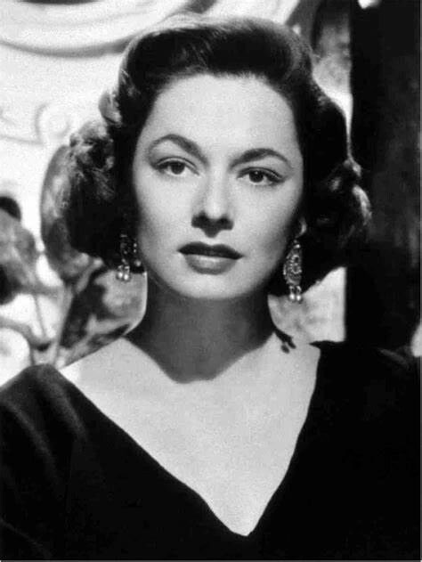 40S & 50S Hollywood Actress Ruth Roman Classic Retro Picture Keychain