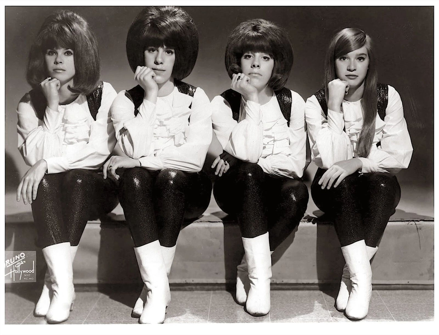 60S All Girl Group The Sangri Las Picture Keychain Keychain Print