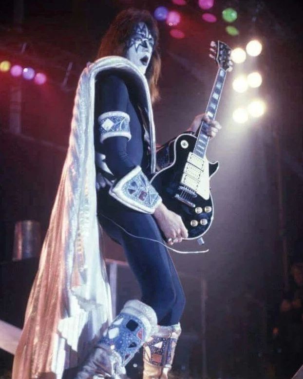 Ace Frehley Keychain Music Pop Rock & Roll Picture Guitar Kiss Close Up