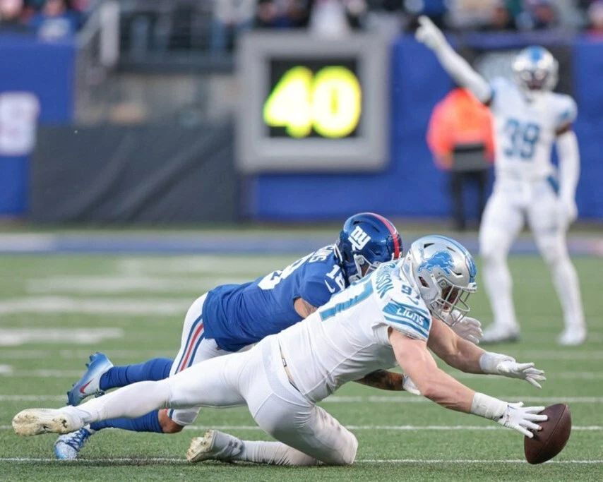 Aidan Hutchinson Photo Detroit Lions Picture Nfl Football Action