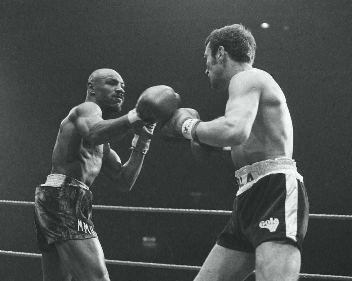 Alan Minter Vs Marvin Hagler Photo Boxing Picture Bw