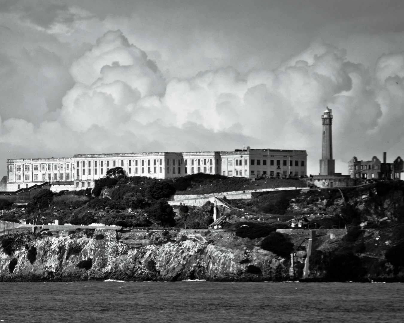 Alcatraz Prison Keychain Criminal Crime Picture Felons