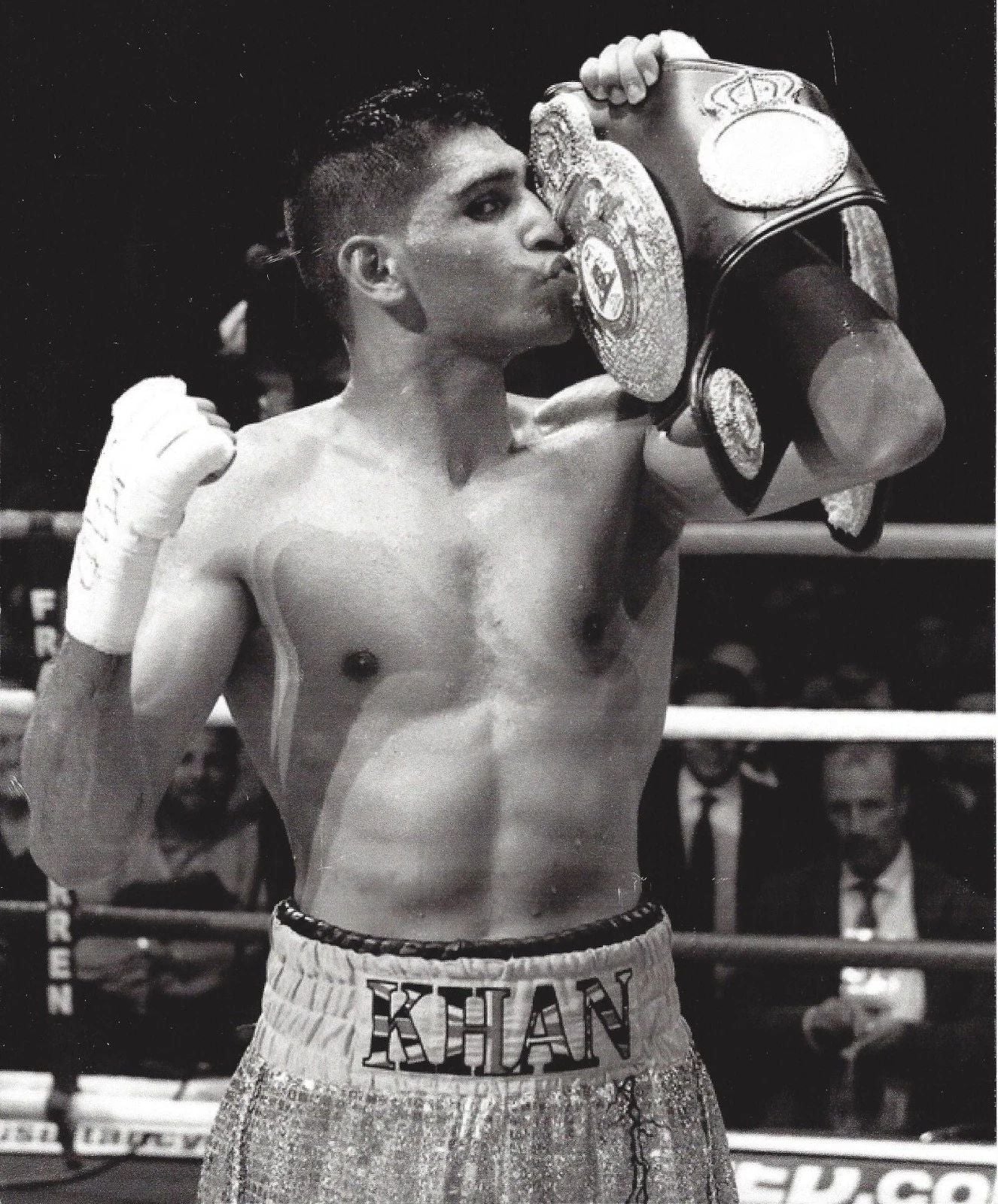 Amir Khan Photo Boxing Picture Holding Belt Bw 300 Piece Jigsaw Puzzle