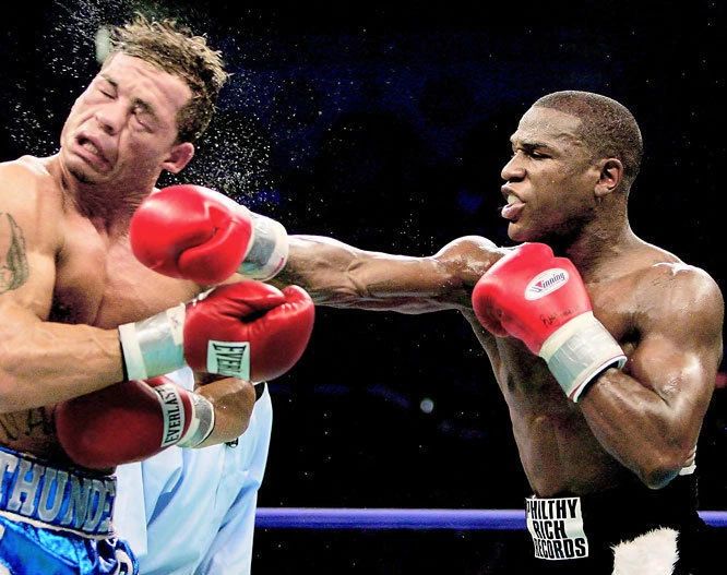 Arturo Gatti Vs Floyd Mayweather Jr Keychain Boxing Picture